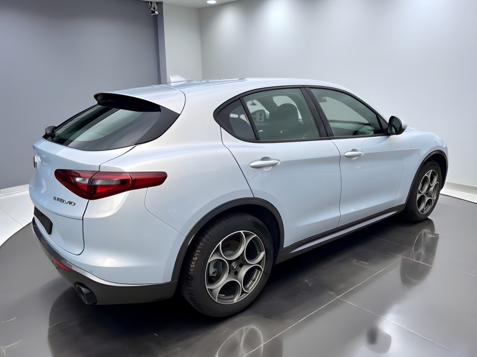 Alfa Romeo Stelvio TI 2.0 (2)