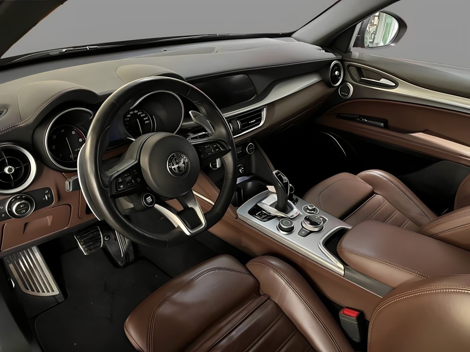 Alfa Romeo Stelvio Veloce (5)