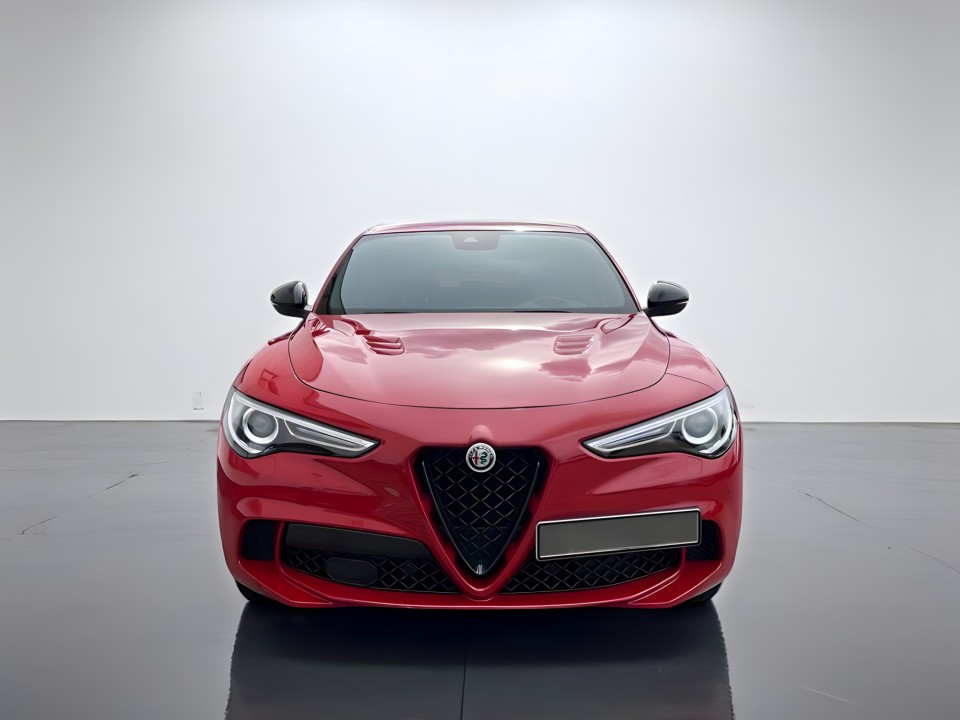 Alfa Romeo Stelvio (2)