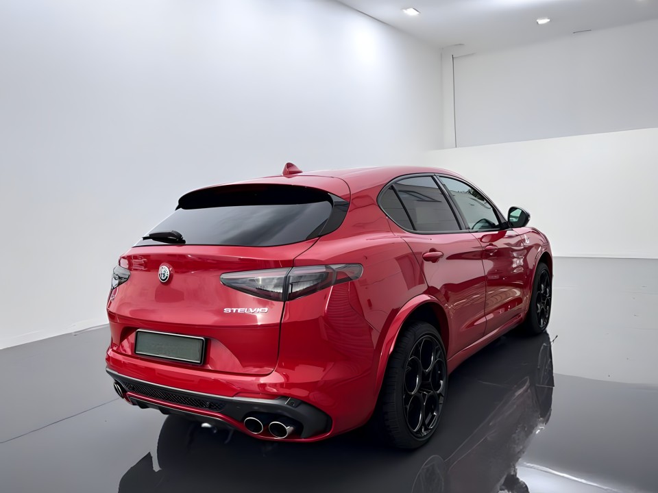 Alfa Romeo Stelvio (5)