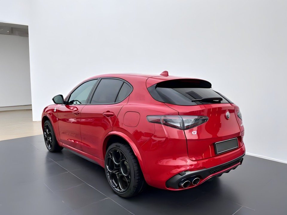 Alfa Romeo Stelvio (3)