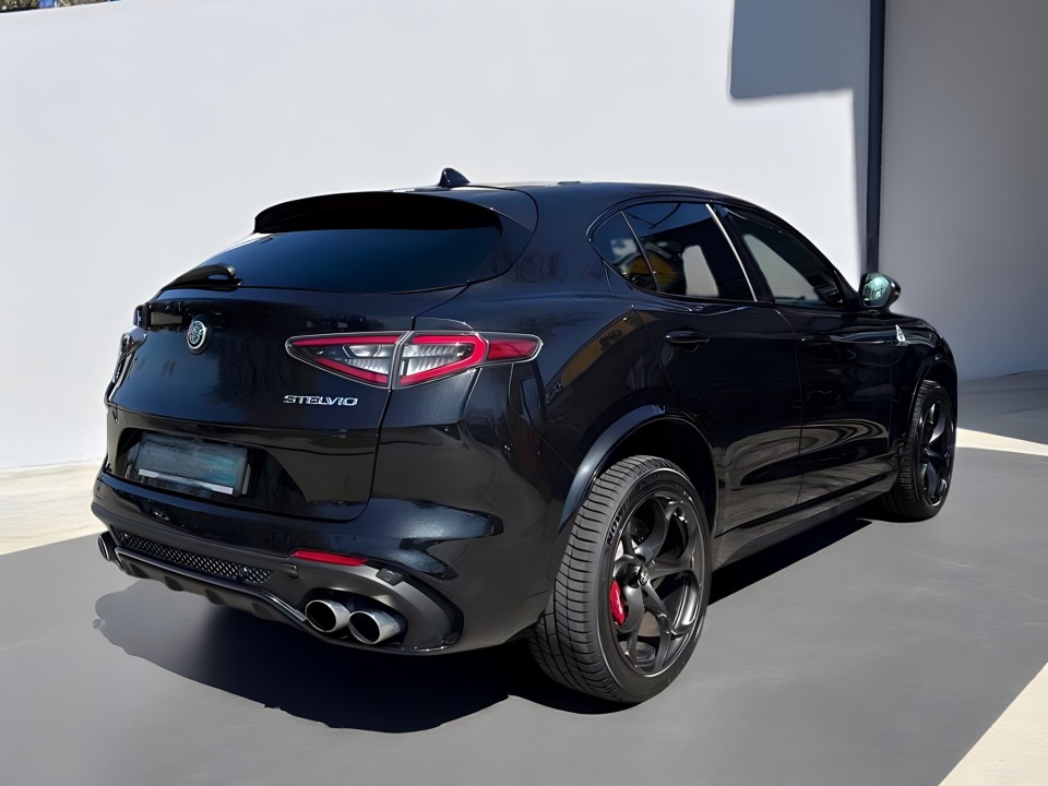 Alfa Romeo Stelvio (3)