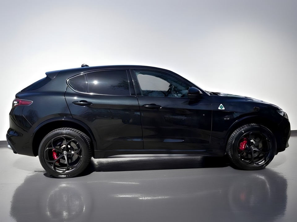 Alfa Romeo Stelvio (2)