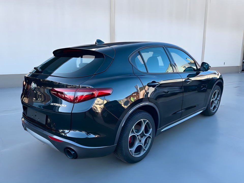 Alfa Romeo Stelvio TI 2.0 (2)