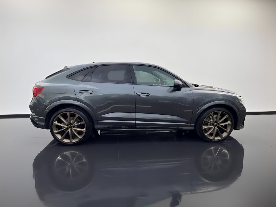 Audi RS Q3 TFSI quattro S tronic (4)