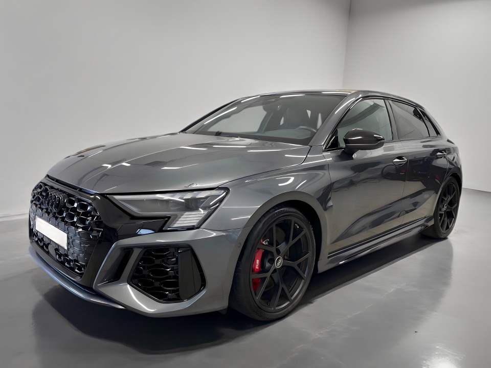 Audi RS3 TFSI quattro S tronic (2)