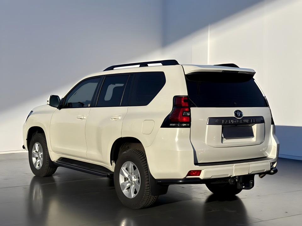 Toyota Land Cruiser (2)