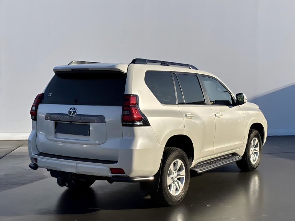 Toyota Land Cruiser (3)