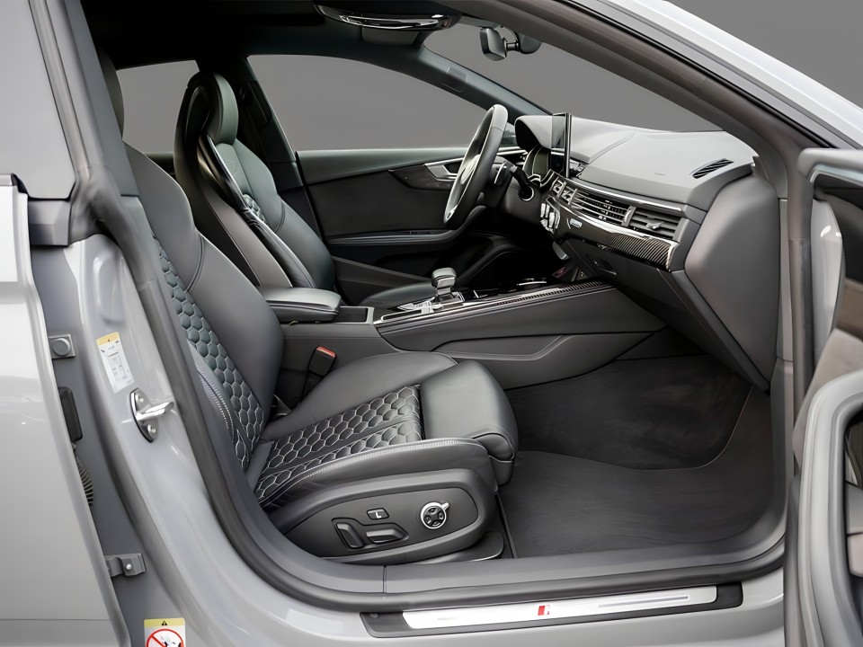 Audi RS5 TFSI quattro tiptronic (3)