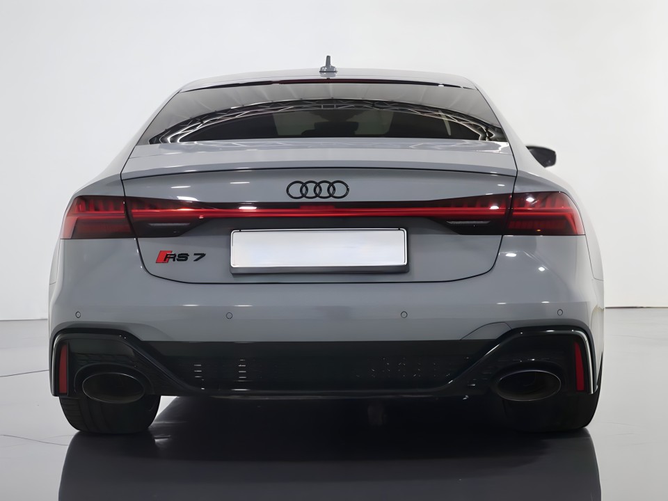 Audi RS7 TFSI quattro tiptronic (5)