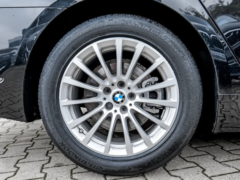 BMW Seria 7 745Le - foto 16