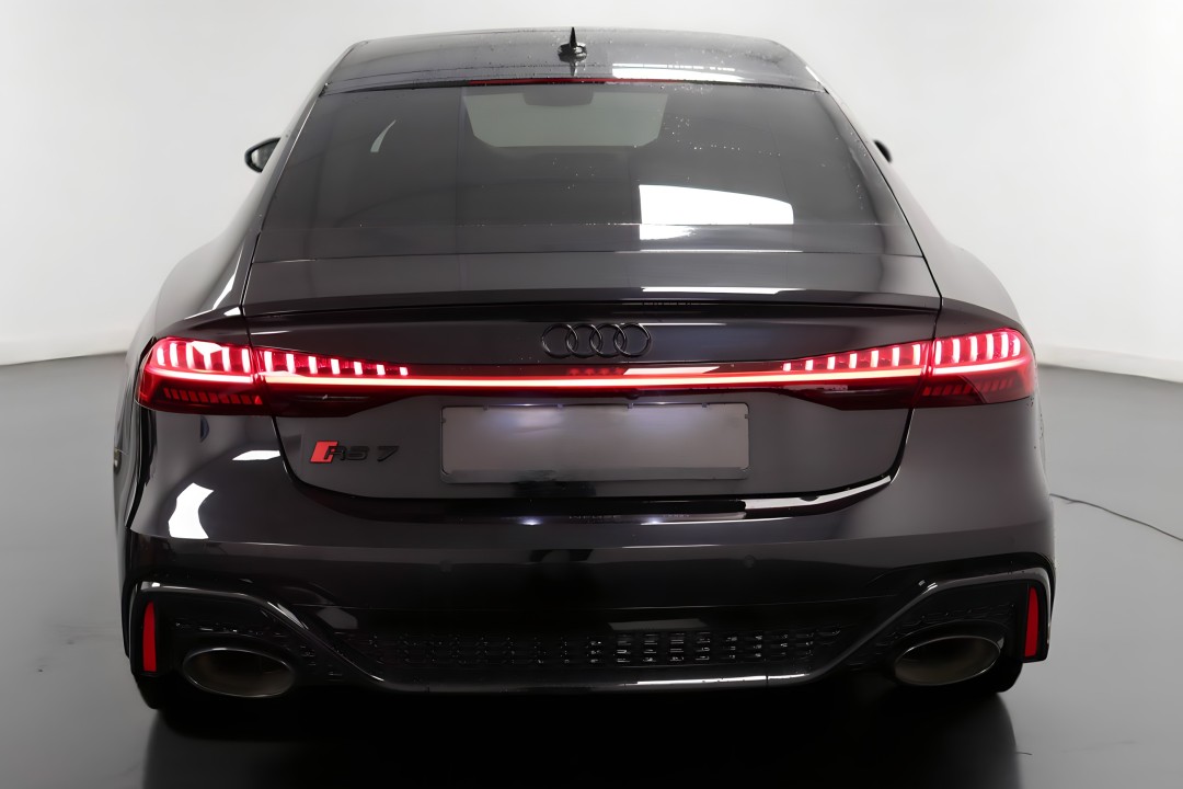 Audi RS7 TFSI quattro tiptronic (3)