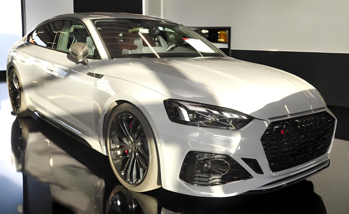 Audi RS5 TFSI quattro tiptronic (2)