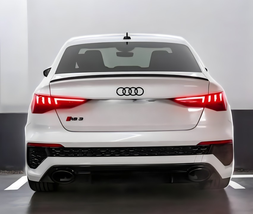 Audi RS3 TFSI quattro S tronic (4)