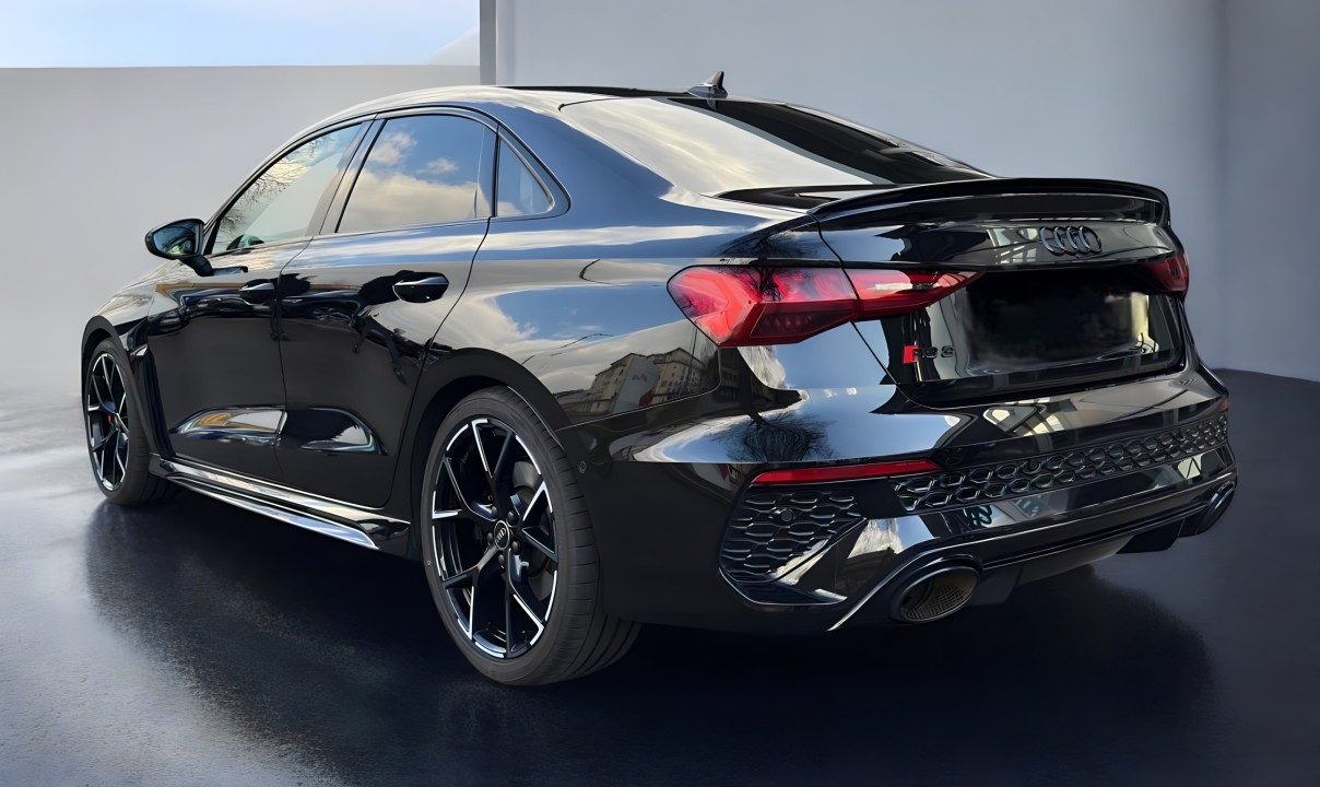 Audi RS3 TFSI quattro S tronic (2)
