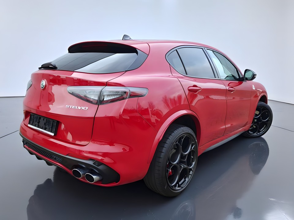 Alfa Romeo Stelvio (3)