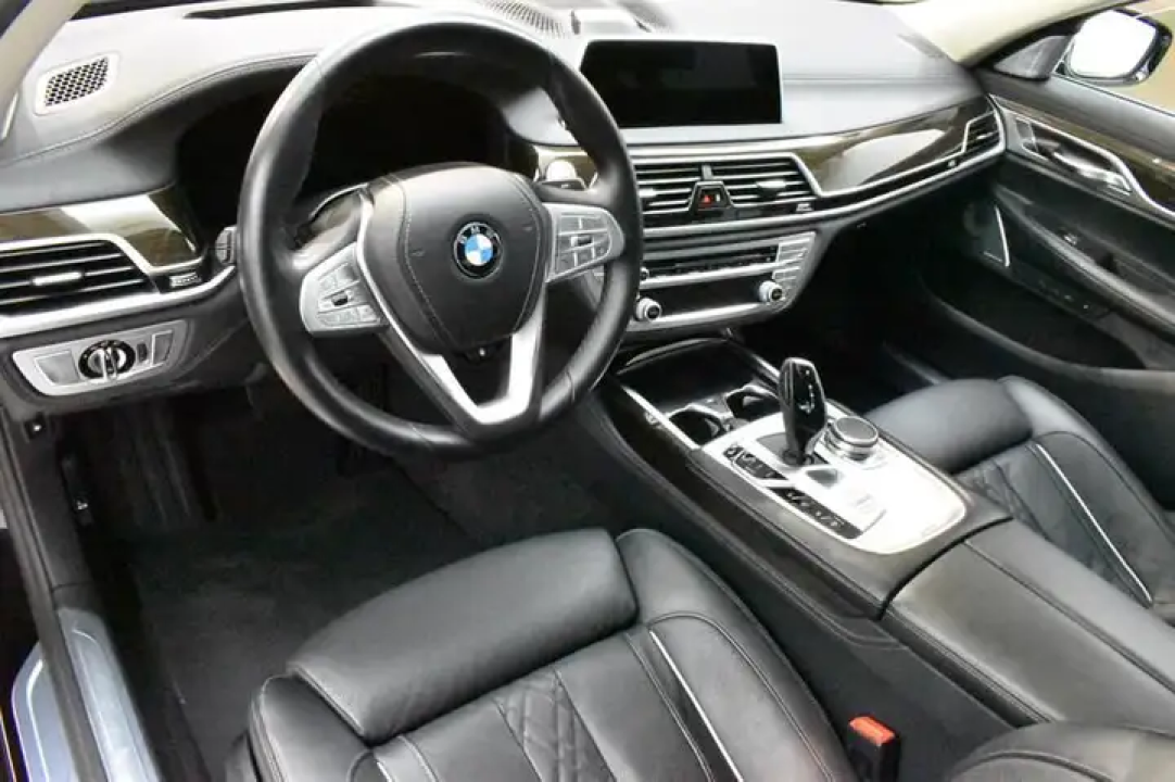 BMW Seria 7 BMW 745Le xDrive - foto 7