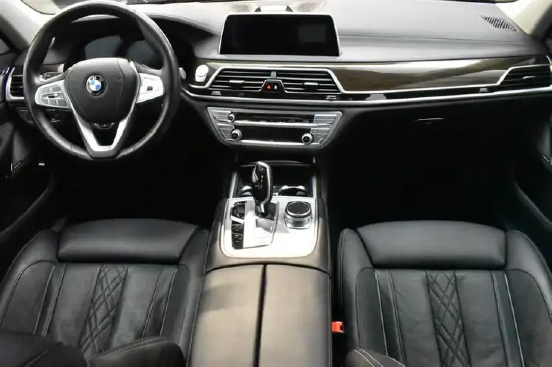 BMW Seria 7 BMW 745Le xDrive - foto 8