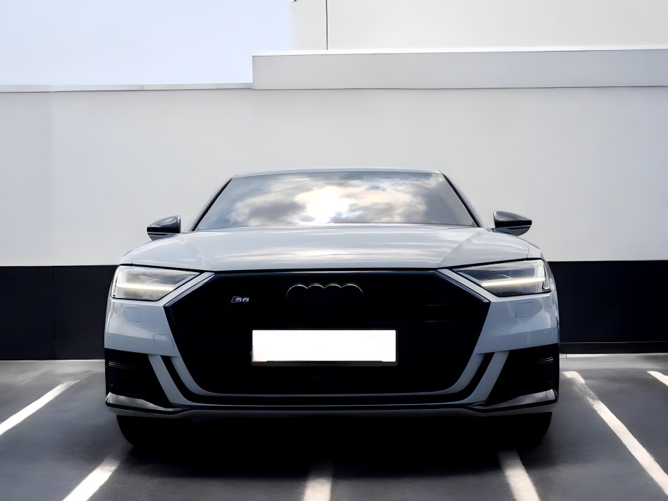 Audi S8 TFSI quattro tiptronic (2)