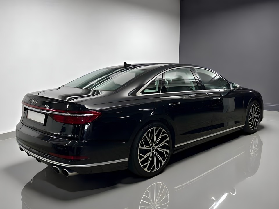 Audi S8 TFSI quattro tiptronic (4)