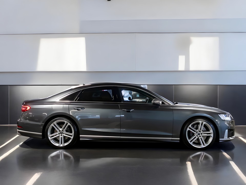 Audi S8 TFSI quattro tiptronic (4)