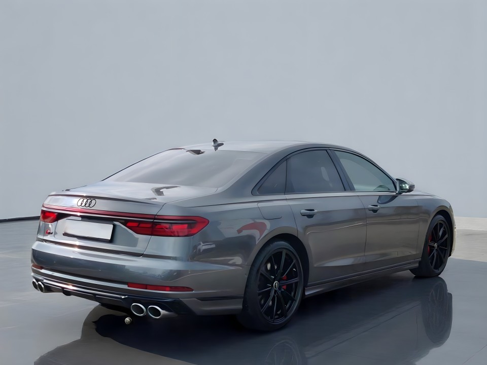 Audi S8 TFSI quattro tiptronic (2)