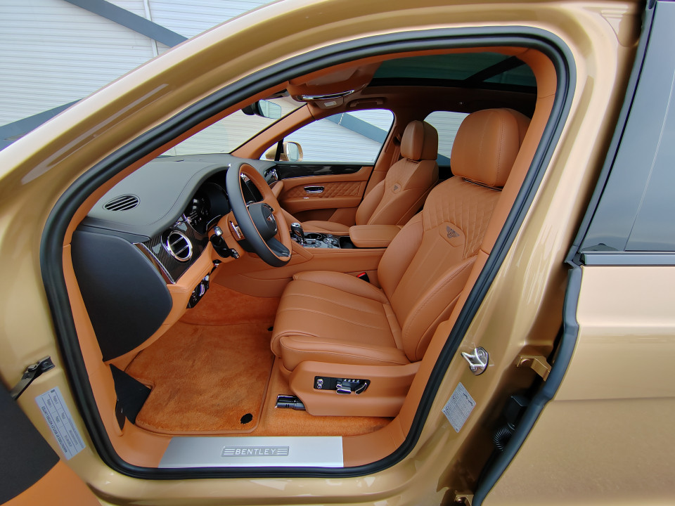 Bentley Bentayga V8 Mulliner - foto 9