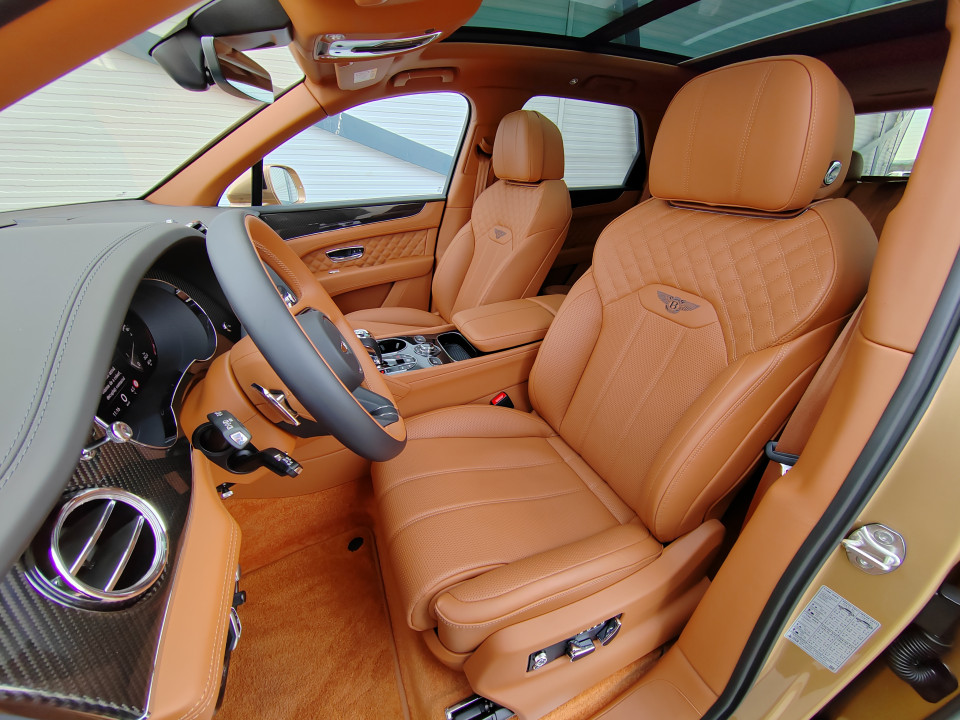 Bentley Bentayga V8 Mulliner - foto 11