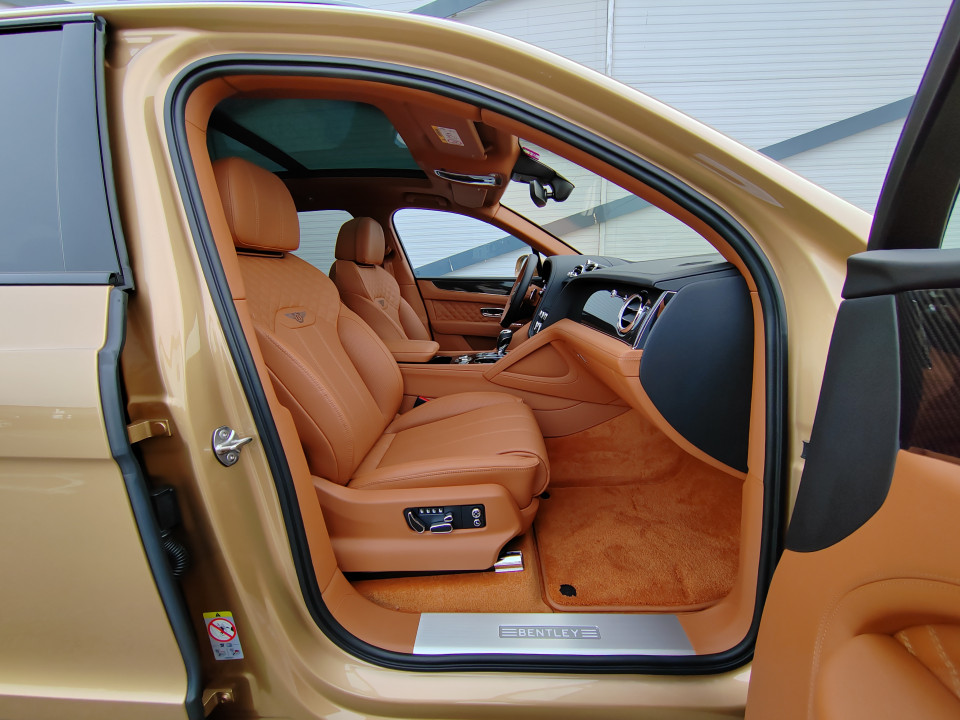 Bentley Bentayga V8 Mulliner - foto 13