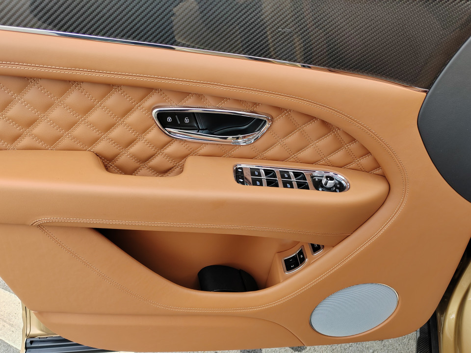 Bentley Bentayga V8 Mulliner - foto 21