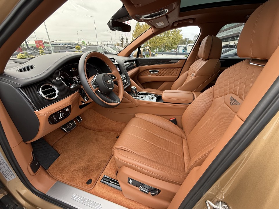 Bentley Bentayga V8 Mulliner - foto 11