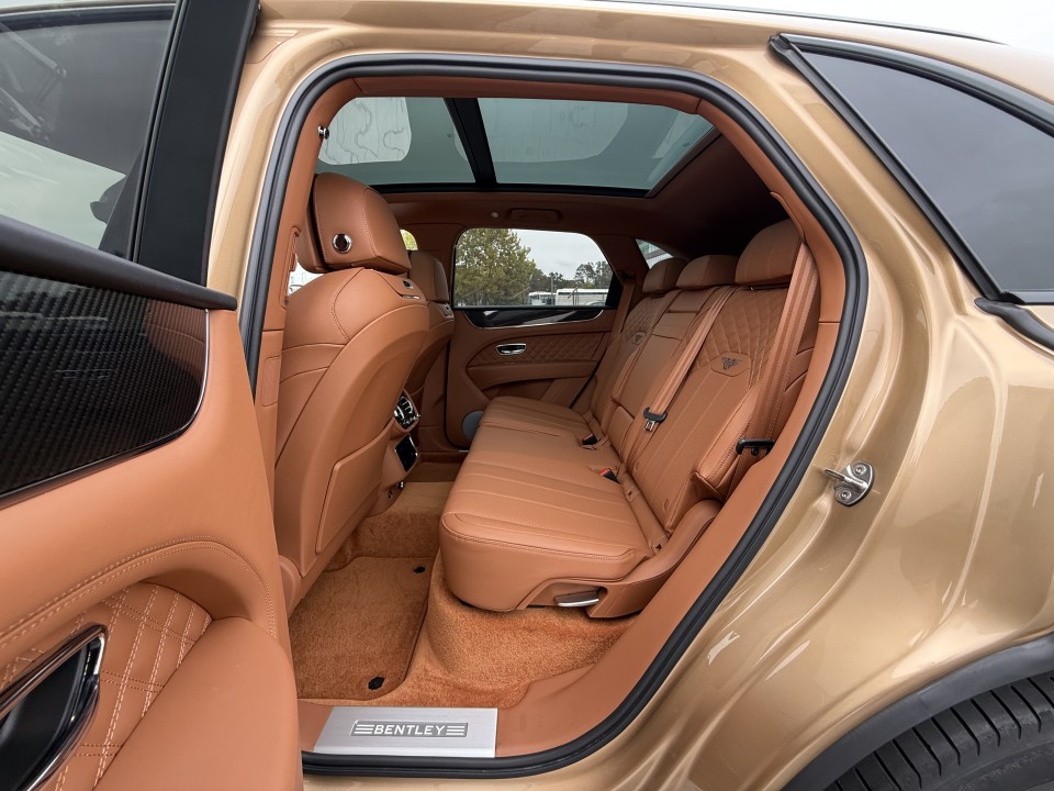 Bentley Bentayga V8 Mulliner - foto 12