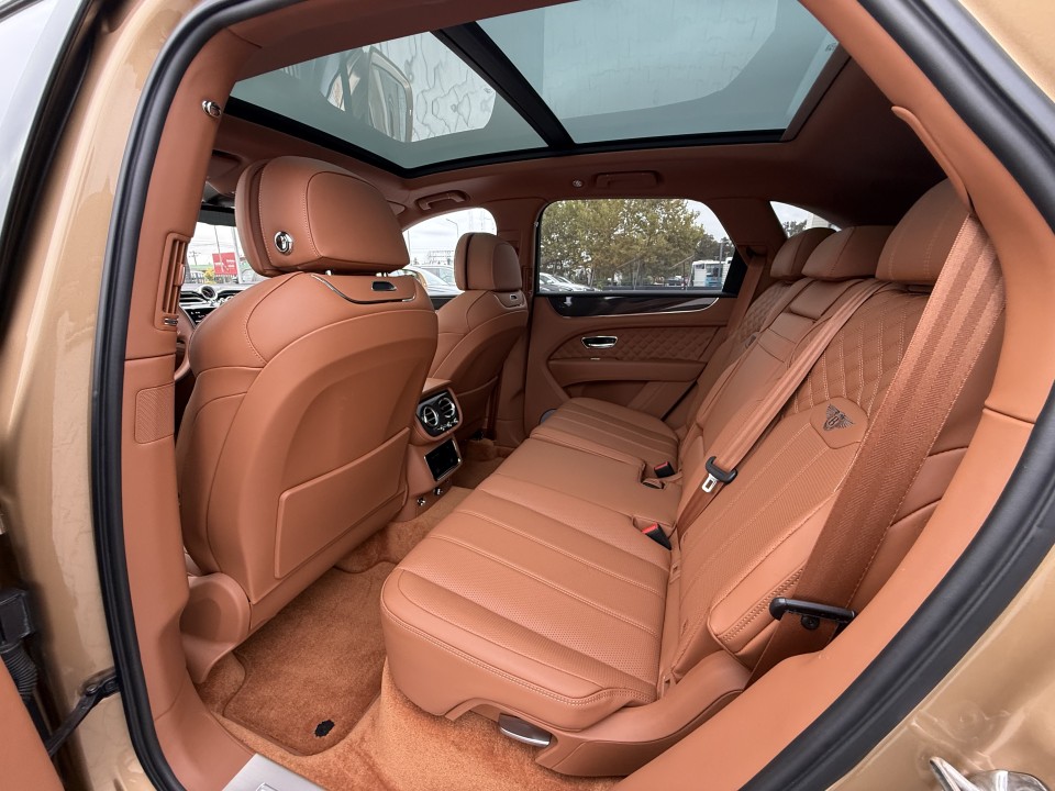 Bentley Bentayga V8 Mulliner - foto 14