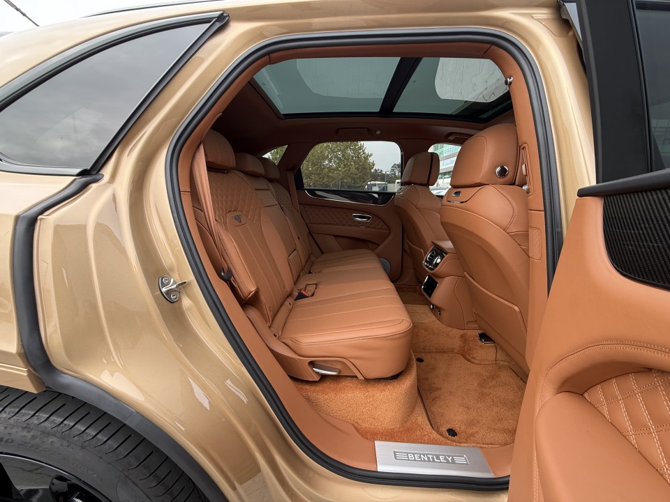 Bentley Bentayga V8 Mulliner - foto 18