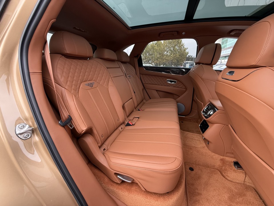 Bentley Bentayga V8 Mulliner - foto 19