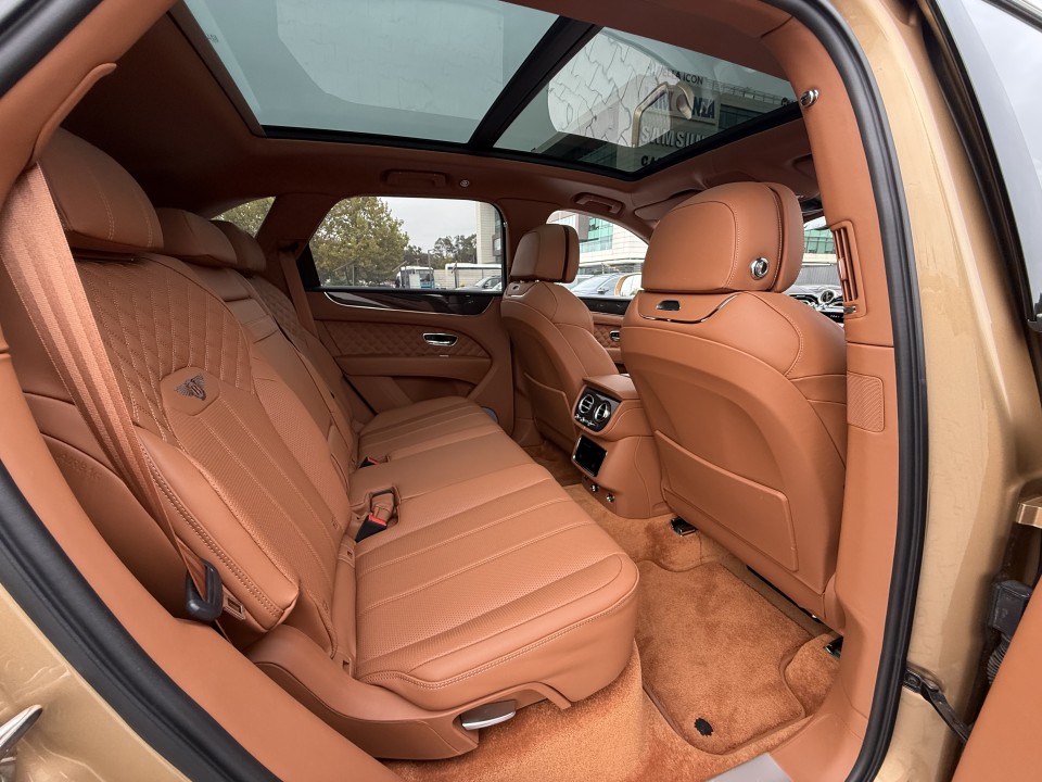 Bentley Bentayga V8 Mulliner - foto 20