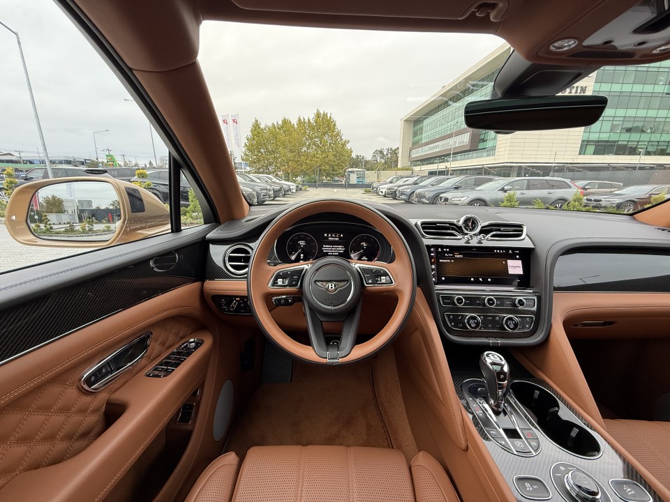 Bentley Bentayga V8 Mulliner - foto 22