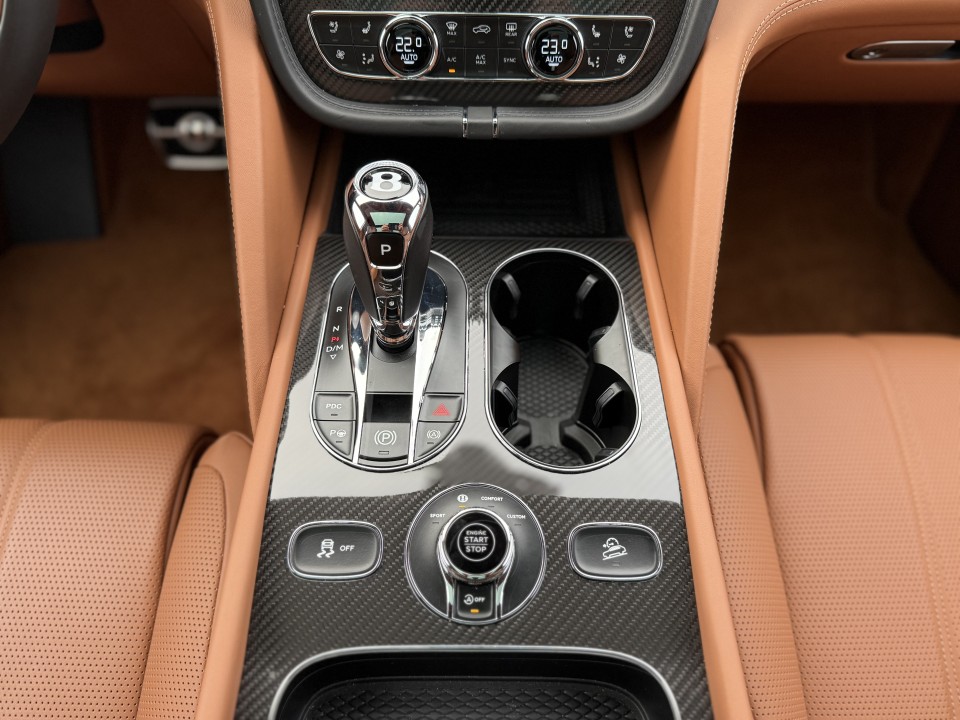 Bentley Bentayga V8 Mulliner - foto 24