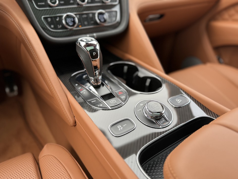 Bentley Bentayga V8 Mulliner - foto 25