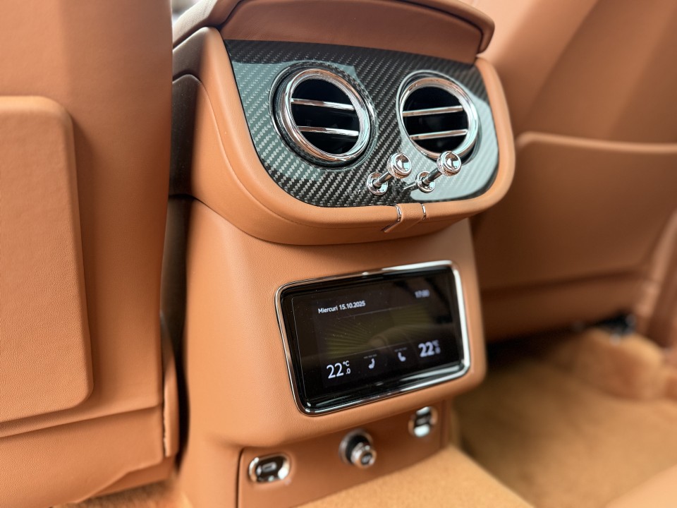 Bentley Bentayga V8 Mulliner - foto 28