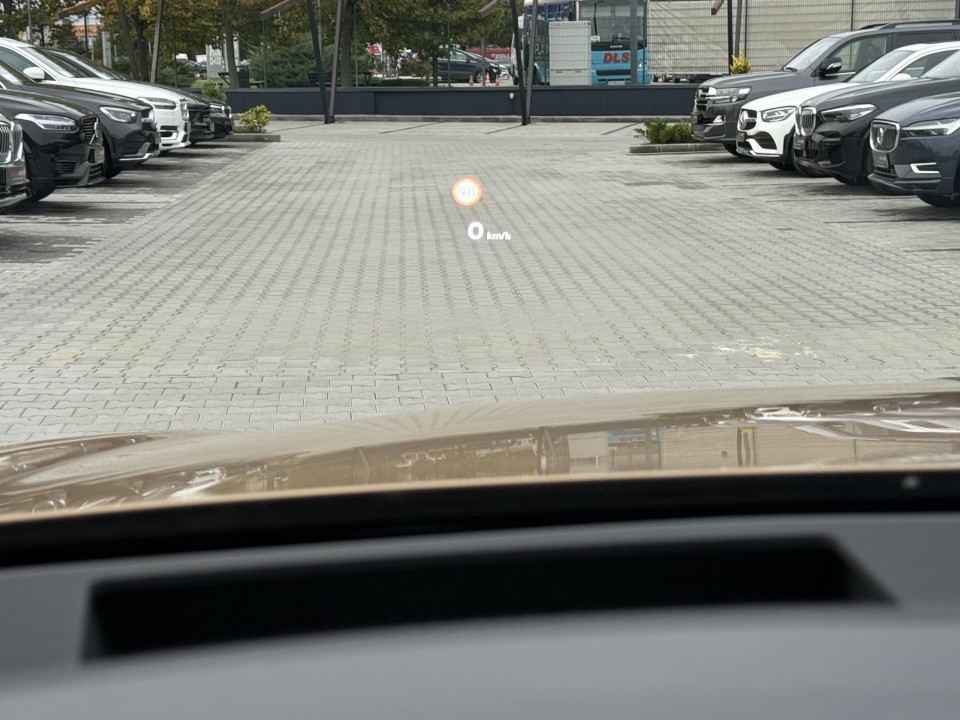 Bentley Bentayga V8 Mulliner - foto 30