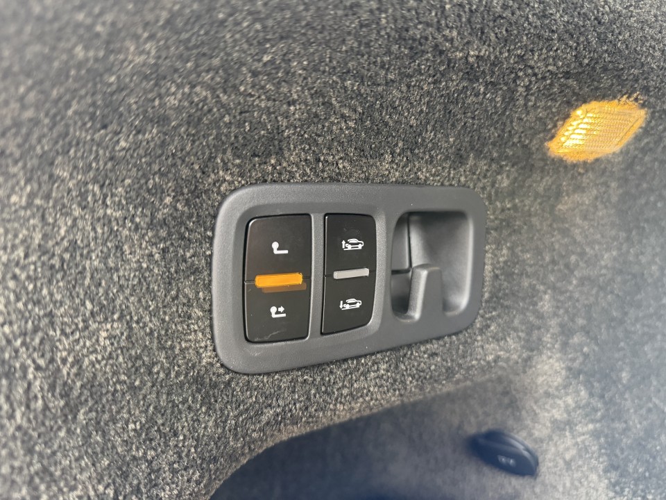 Bentley Bentayga V8 Mulliner - foto 32