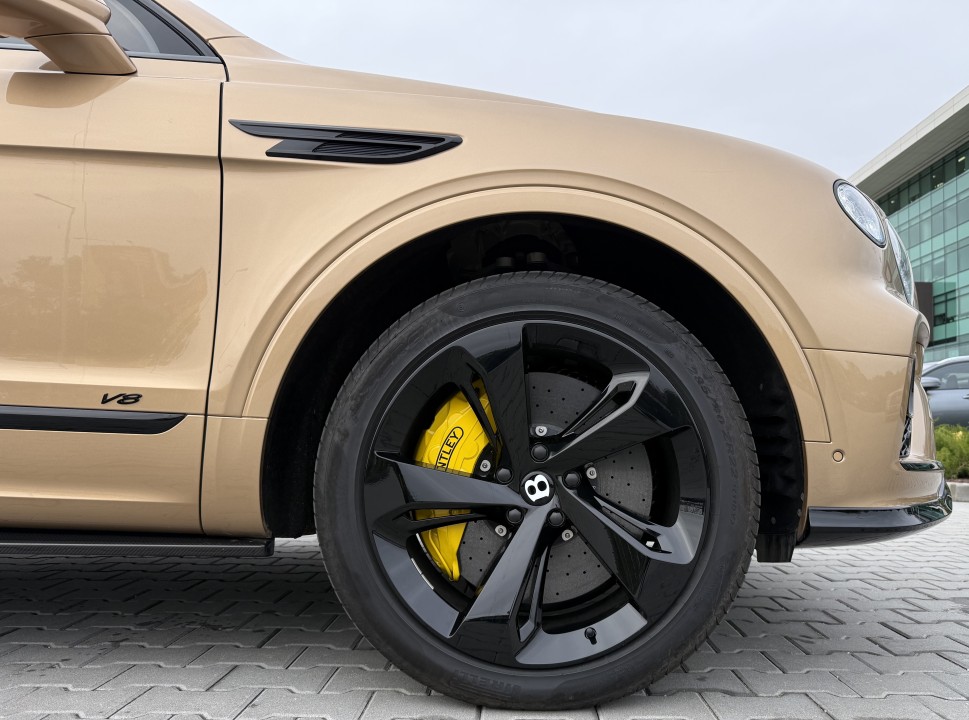 Bentley Bentayga V8 Mulliner - foto 34