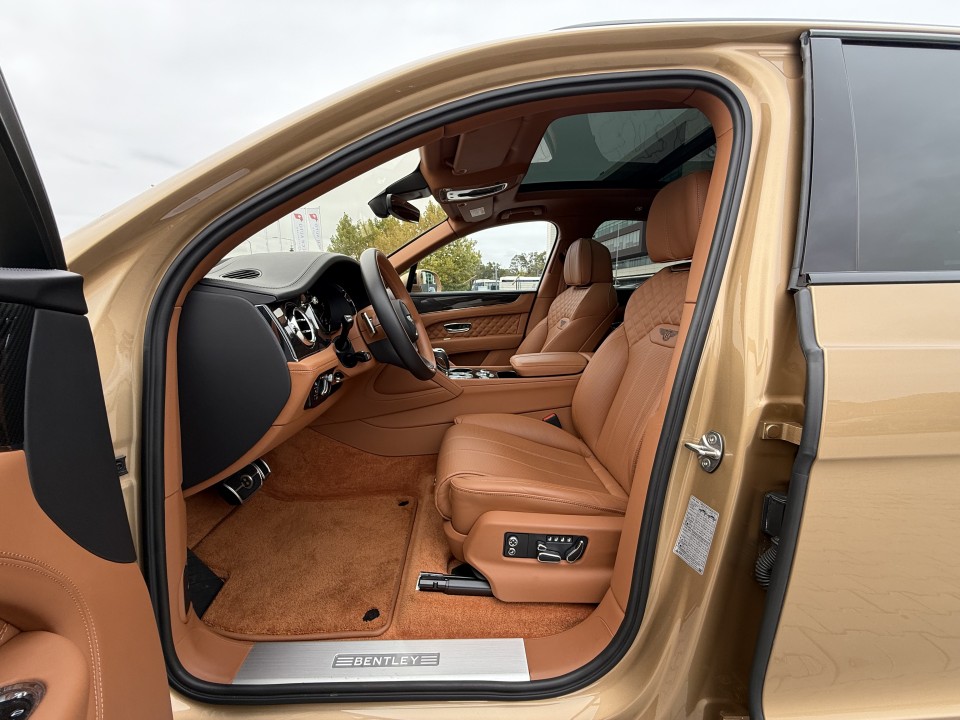 Bentley Bentayga V8 Mulliner - foto 9