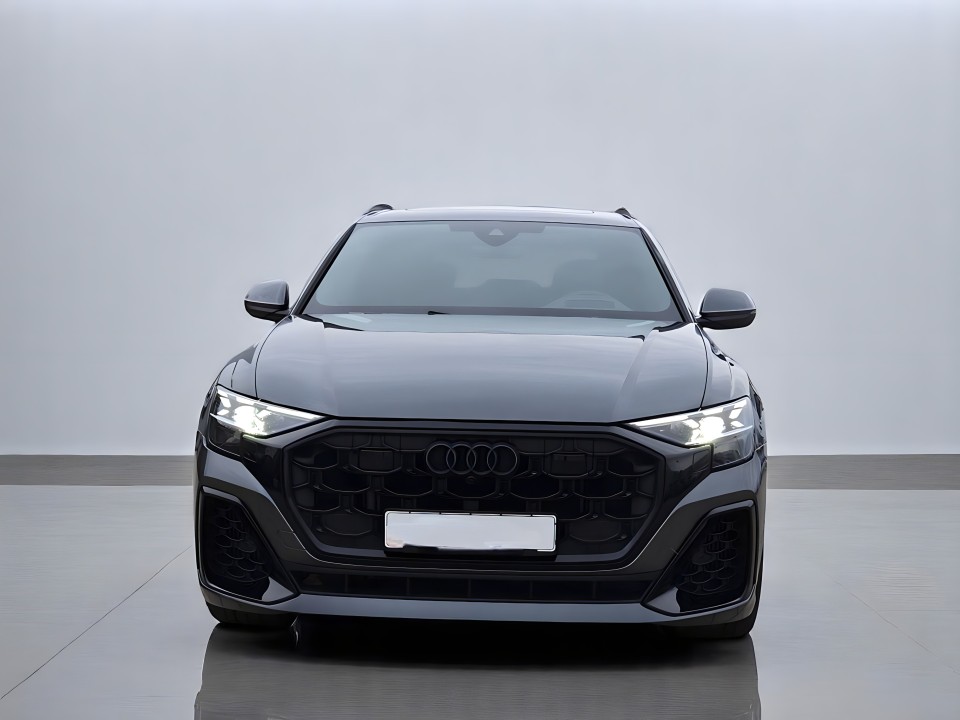 Audi Q8 55 TFSI quattro tiptronic (2)