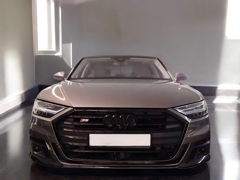 Audi S8 TFSI quattro tiptronic (2)