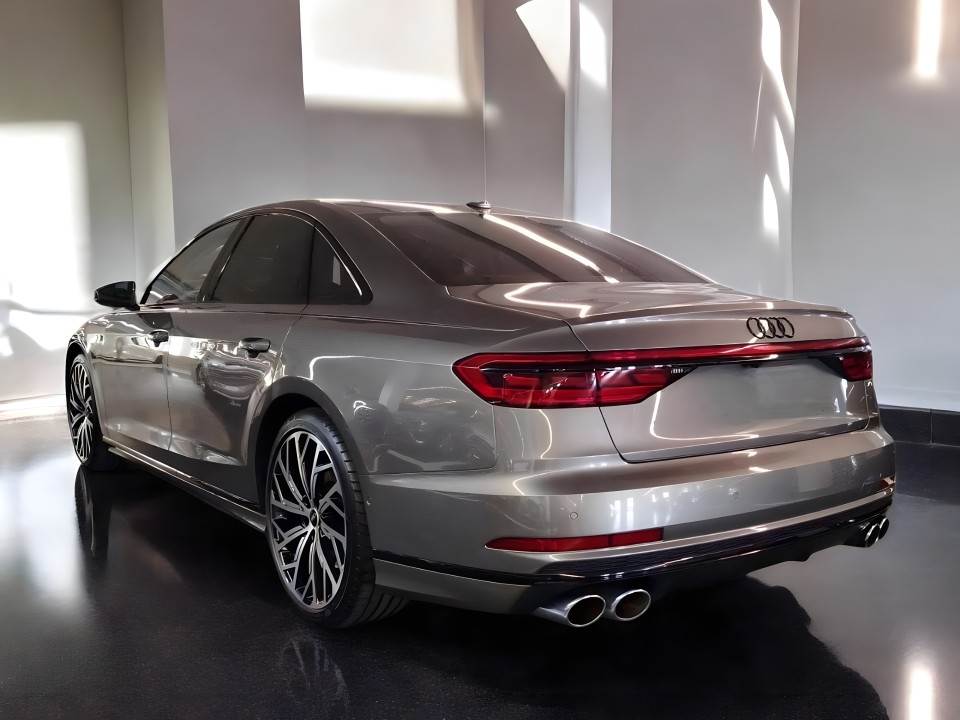 Audi S8 TFSI quattro tiptronic (4)