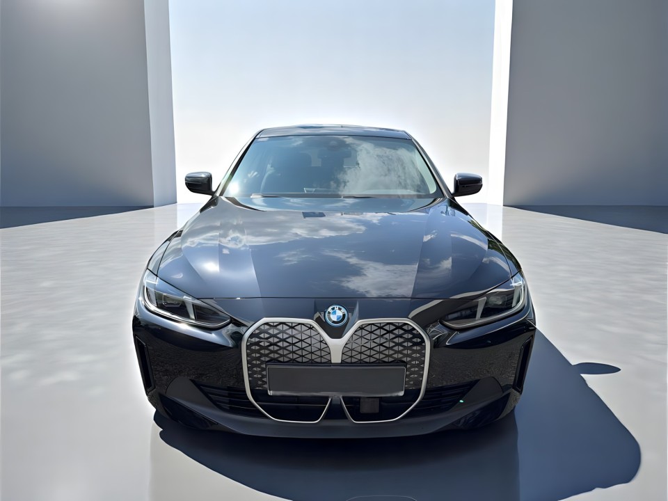 BMW i4 eDrive35 (2)