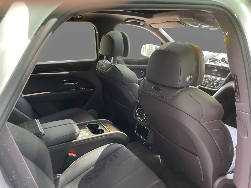 Bentley Bentayga V8 - foto 14