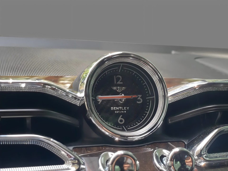 Bentley Bentayga V8 - foto 20